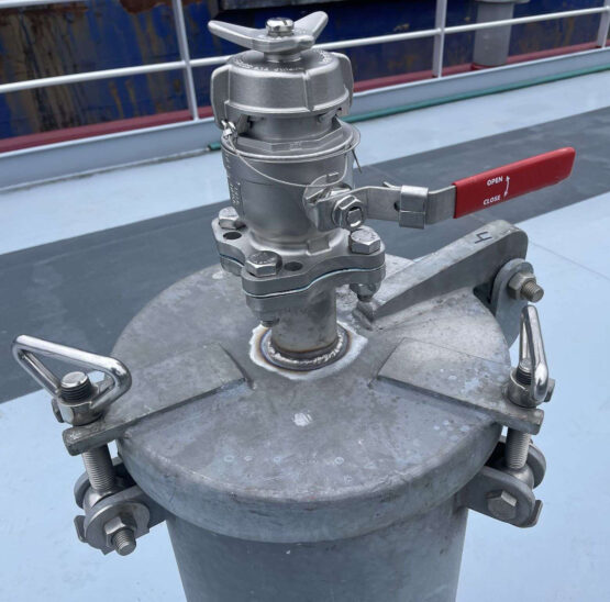 Benjamin Hoeykens As a result of their continual investment in their fleet, Benjamin Hoeykens has been able to increase safety measures, reduce emissions, and enable closed sampling, closed gas measurements and closed additives injections.